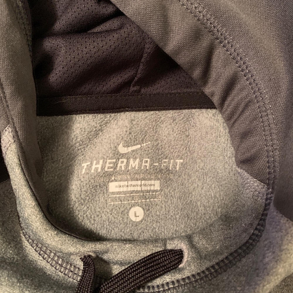 Nike Women’s ThermaFit Hoodie Sweatshirt